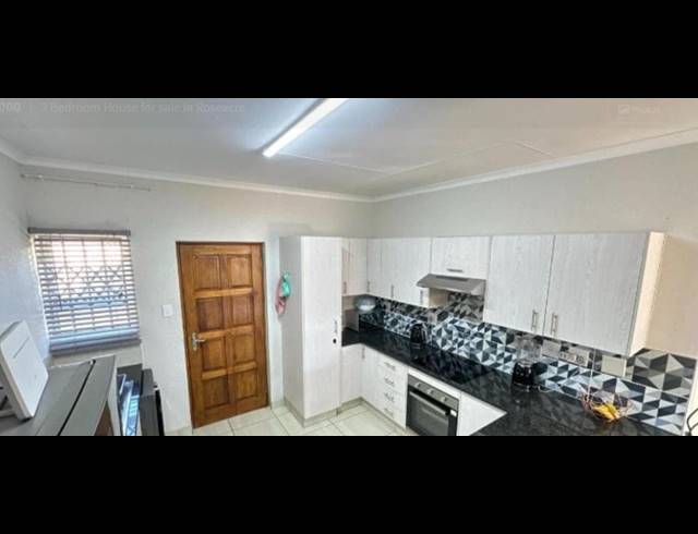 3 BEDROOM TOWNHOUSE FOR SALE IN ROSEACRE